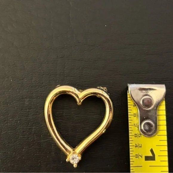Vintage Gold Colored Heart Brooch/Pendant with Crystal Diamond Accent - Picture 8 of 10